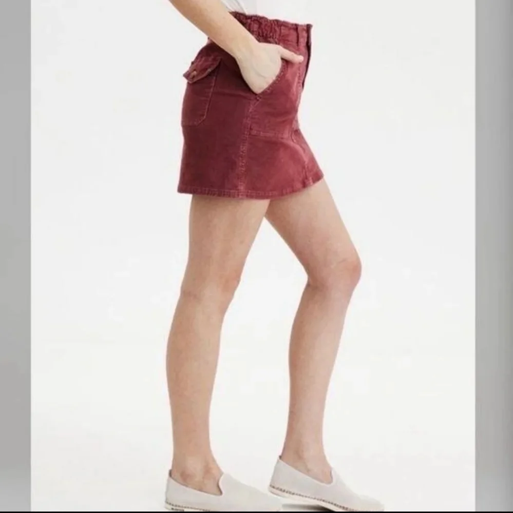 American Eagle Corduroy Stretch Mini Skirt Size 2 Burgundy Women's Bottom